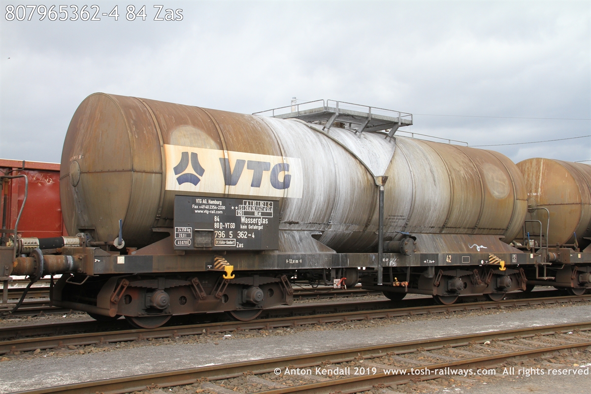 807965362-4 84 Zas.JPG
